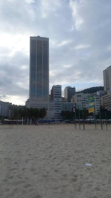 Apartamento Em Copacabana A 100 Metros Da Praia Рио-де-Жанейро Экстерьер фото
