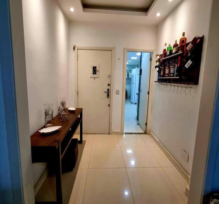 Apartamento Em Copacabana A 100 Metros Da Praia Рио-де-Жанейро Экстерьер фото